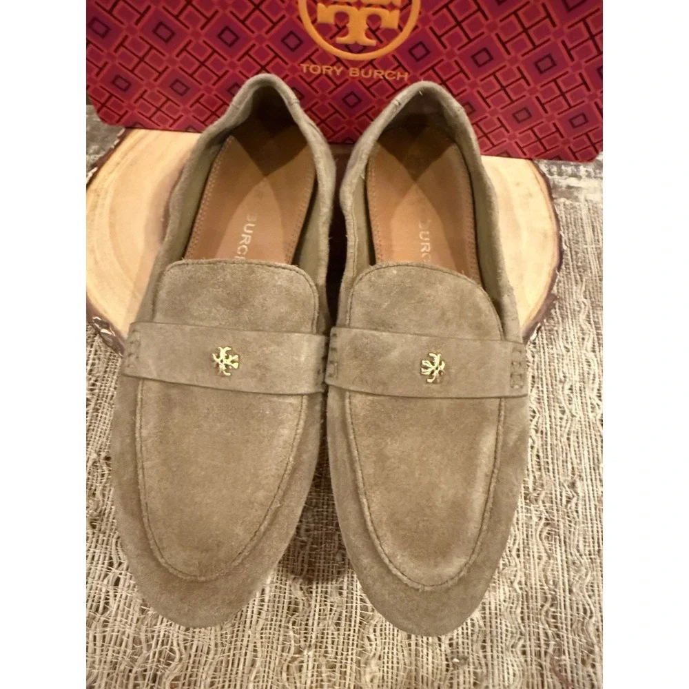 Tory Burch Ballet Loafer River Rock Size 8M 87258 Driving Shoes Suede Gold Logo
